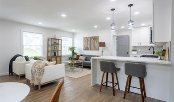 9537 Lydell Dr, Affton, MO 63123