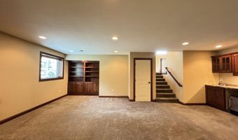 1130 Indian Hills Rd, Brookings, SD 57006