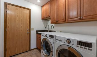 21805 BOONES FERRY Rd, Aurora, OR 97002