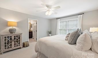 4301 Meadowridge Dr, Charlotte, NC 28226