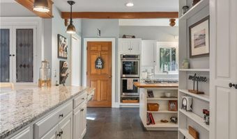 30 Middle Rd, East Greenwich, RI 02818