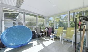 813 Pearse Ave, Auburn, IN 46706
