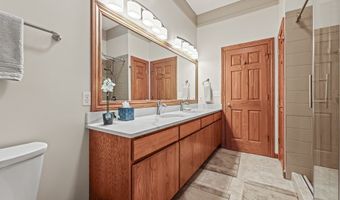 1059 Oakwood Dr, Alliance, OH 44601