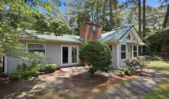 614 Country Club Dr, Arapahoe, NC 28510