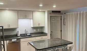 30 Shagbark Rd, Narragansett, RI 02882