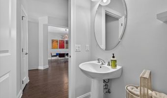 3062 N Spurway Dr, Ann Arbor, MI 48105