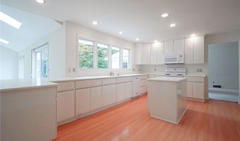 100 W Maplemere Rd, Amherst, NY 14221