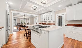 132 S GARFIELD St, Arlington, VA 22204