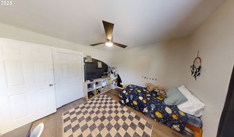 947 3RD St, Brookings, OR 97415