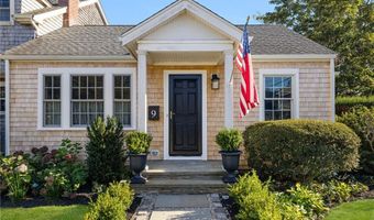 9 White Ter, Middletown, RI 02842