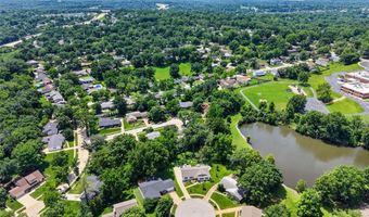 6 Helmsdale Ct, Ballwin, MO 63011