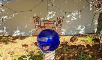 4 Spinnaker Dr, East Providence, RI 02915