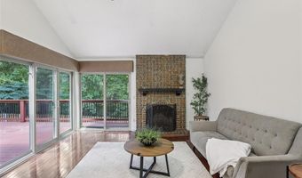 1520 Ploma Dr, Ballwin, MO 63021