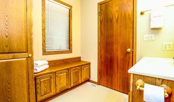 2107 SE Crystal Ave, Aberdeen, SD 57401