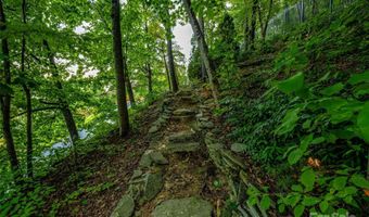 10 Beaverbrook Ct, Asheville, NC 28804