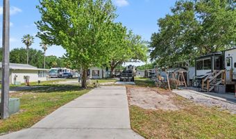 58 Leisure Dr, Auburndale, FL 33823