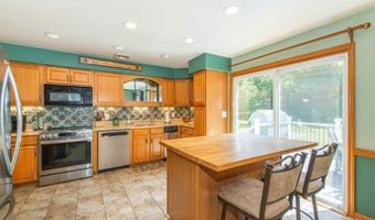 10 W Shore Dr, Alloway, NJ 07462