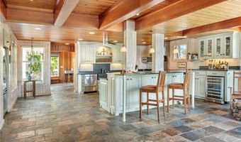 4 Hull Cove St, Jamestown, RI 02835