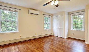 130 Hope Hill Ter, Cranston, RI 02921