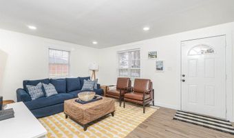 412 1st St, Apex, NC 27502