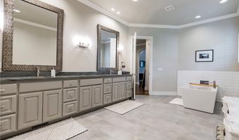 904 NW Oxford Gate, Bentonville, AR 72712