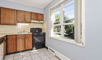1109 Waterbury Rd APT 1A, Cheshire, CT 06410