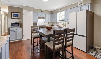 1010 Eaton Dr, Abbeville, LA 70510
