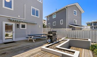 10 11TH St, Beach Haven, NJ 08008