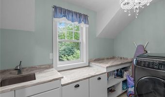 1004 Great Rd, Lincoln, RI 02865