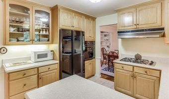 6 Potter Ln, Airmont, NY 10901