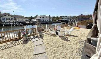 210 Fernwood Dr, Bayville, NJ 08721