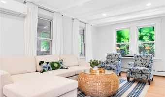 114 Rodman St, Narragansett, RI 02882