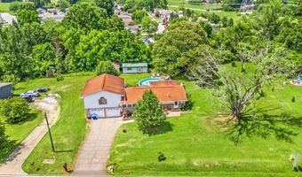 958 W Hunt Rd, Alcoa, TN 37701