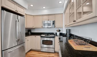694 21st St, Avalon, NJ 08202