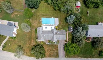 9 Apache Ln, Cumberland, RI 02864