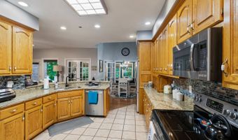 45 Edgewater Dr, Albany, KY 42602