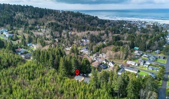 142 S QUADRANT St, Rockaway Beach, OR 97136