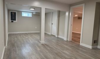 41 Woods Ave, Bergenfield, NJ 07621