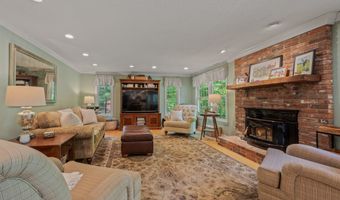 82 Beverly Dr, Avon, CT 06001