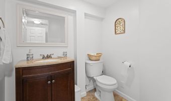 5 TRINITY Pl, Barrington, NJ 08007