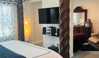 5721 SILVER SUN Dr, Apollo Beach, FL 33572