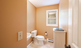 17 Hoyt Rd, Bethel, CT 06801