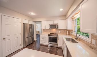 3085 N Foxridge Ct, Ann Arbor, MI 48105