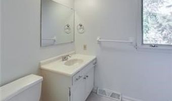 294 Little Robin Rd, Amherst, NY 14228