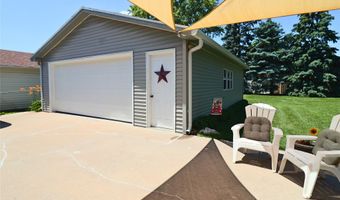 506 12th Ave NW, Altoona, IA 50009