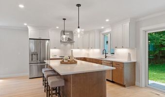 42 Hillside Ave, Bedford, MA 01730
