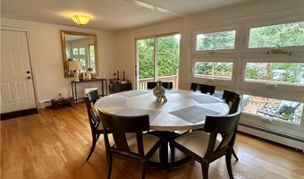 19 Terrace Dr, East Greenwich, RI 02818