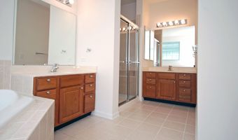 66 Minuteman Cir, Allentown, NJ 08501
