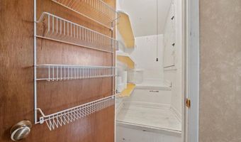 29 E MAPLE Ave, Bellmawr, NJ 08031