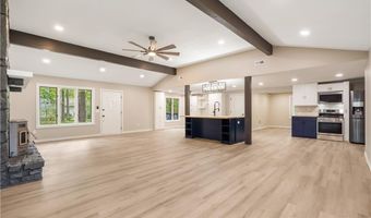 16 Amesbury Ln, Bella Vista, AR 72715